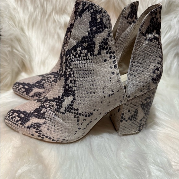 Steve Madden Snakeskin Patterned Ankle Boots - Picture 2 of 10